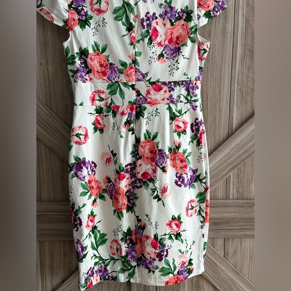 Retro Floral Print Knee Length Bodycon Dress - Picture 7 of 9